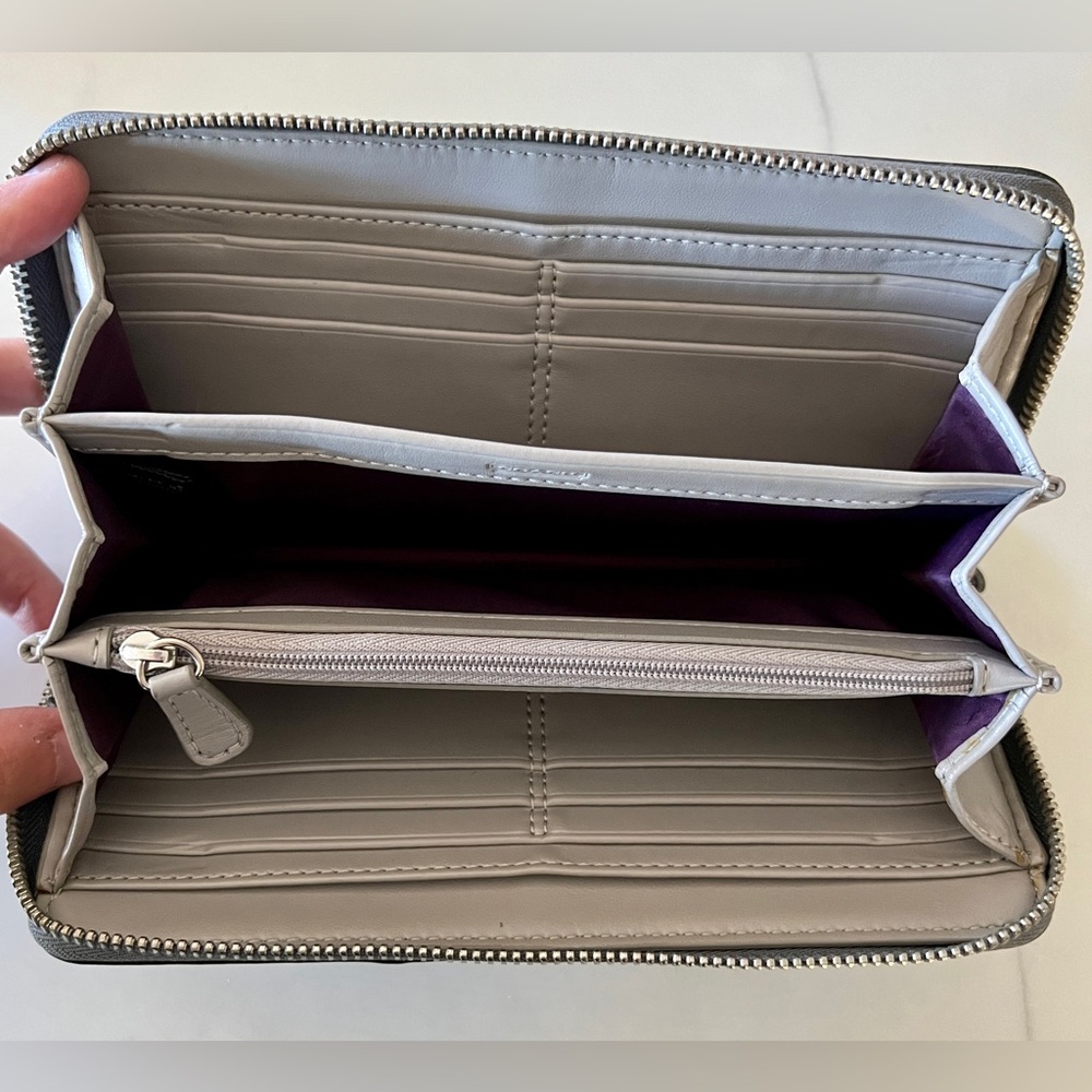 Coach Wallet - Picture 7 of 8
